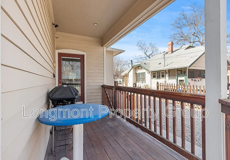 632 Bross St — Photo 31