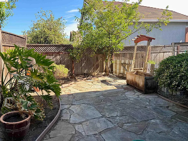 7 Goldmeadow Ct — Photo 28