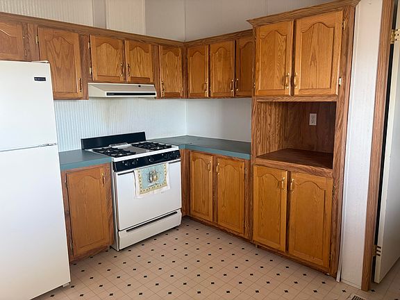 5th image of 73 Sportsman Dr