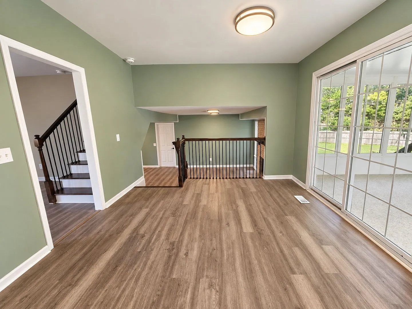 3 bed, 2.0 bath, 1332 sqft, $1,945 — Photo 4
