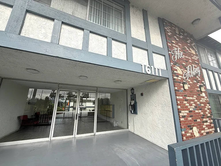 The Abbey Apartments — Photo 8