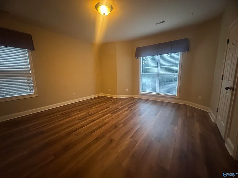 210 Treetop Dr NE — Photo 14