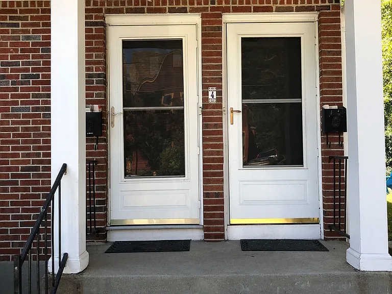 4 Hawthorne St — Photo 2