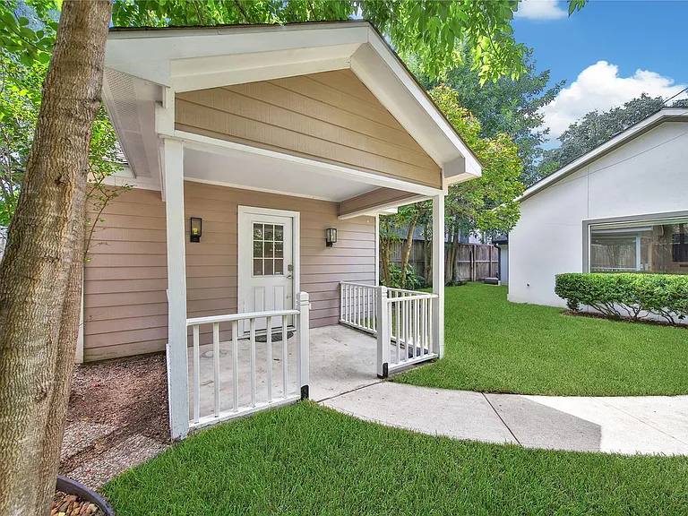 2206 Saxon Dr — Photo 42