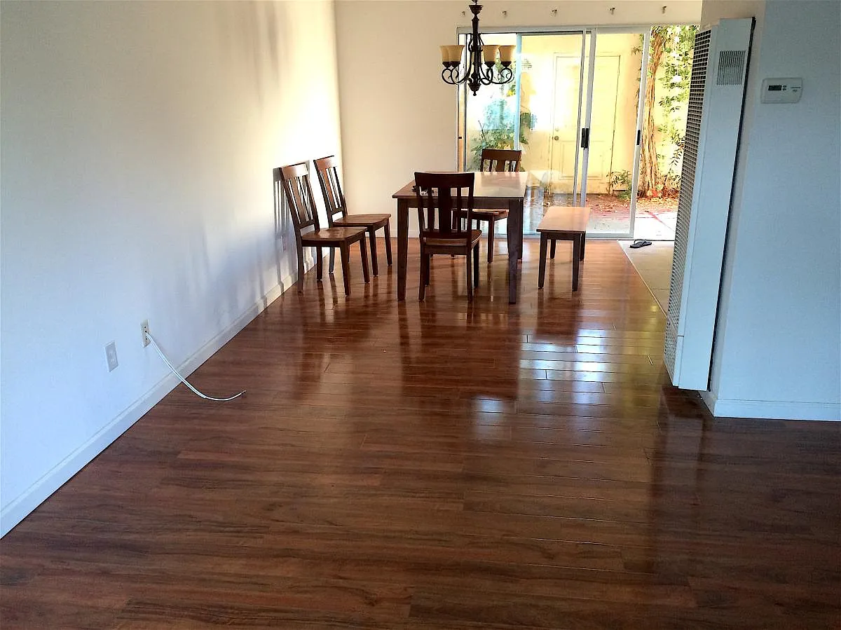 3 bed, 2.5 bath, 1400 sqft, $4,000 — Photo 3