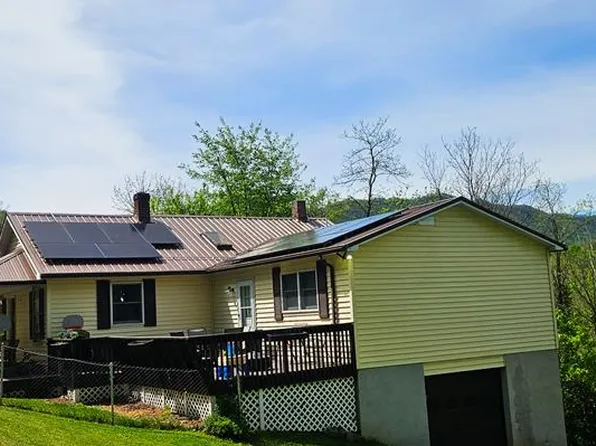 467 Earls Branch Rd, Pounding Mill, VA 24637