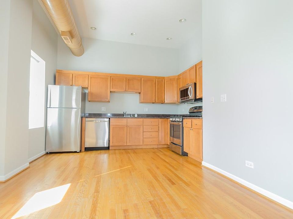 1st image of 1958 W Chicago Ave #2