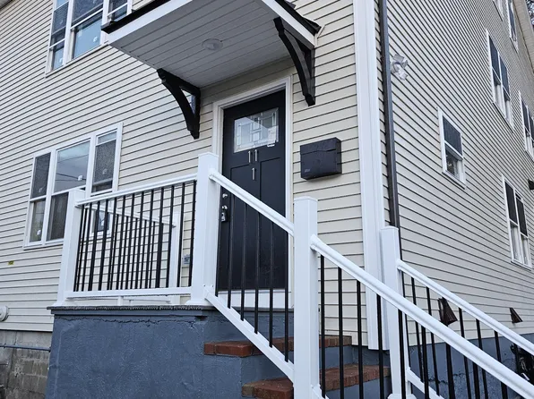 11 Waverly Pl #2, Melrose, MA 02176