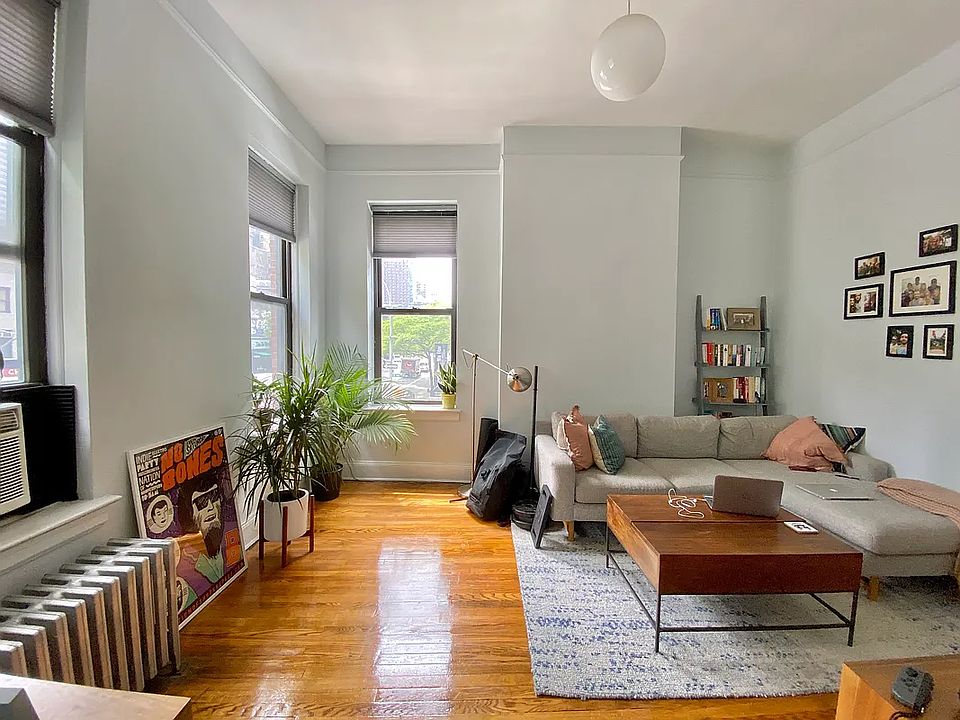 1st image of 401 W 44th St APT 3
