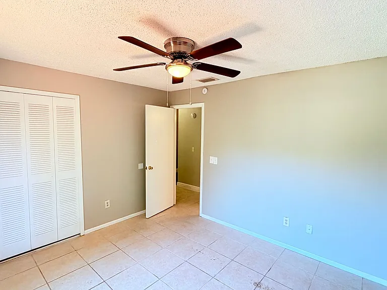124 Clear Lake Cir — Photo 22