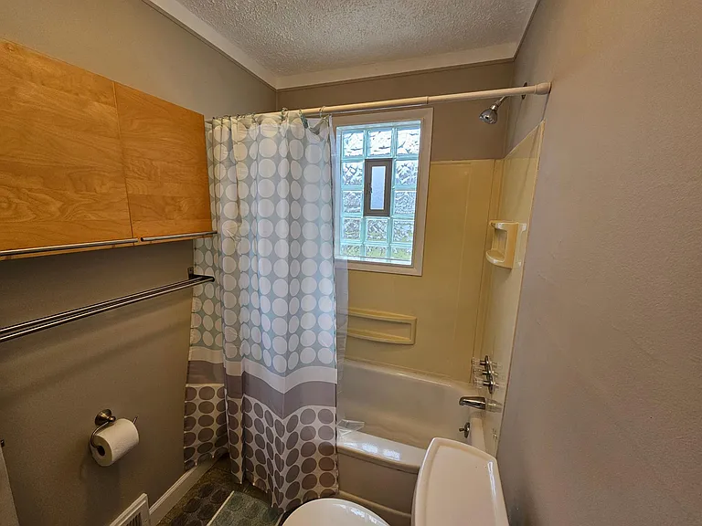568 E Hudson Ave — Photo 21