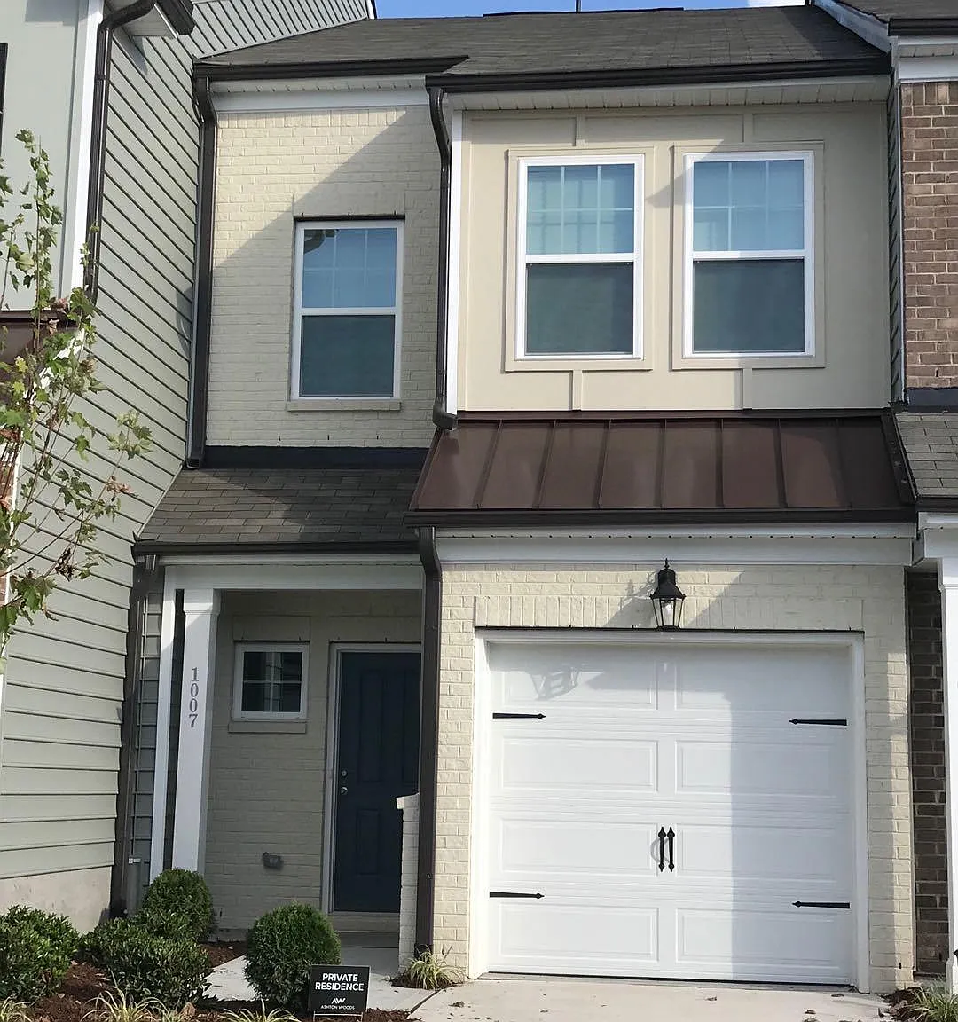 3 bed, 2.5 bath, 1688 sqft, $1,875 — Photo 1