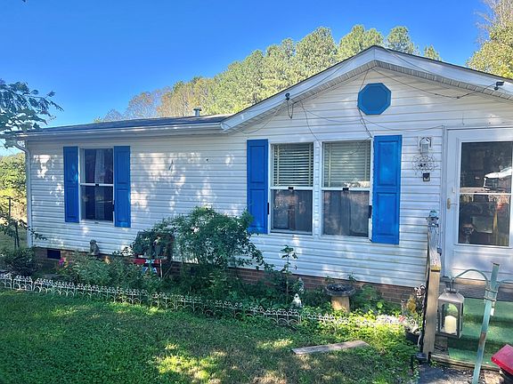 3rd image of 130 Douglas Dr