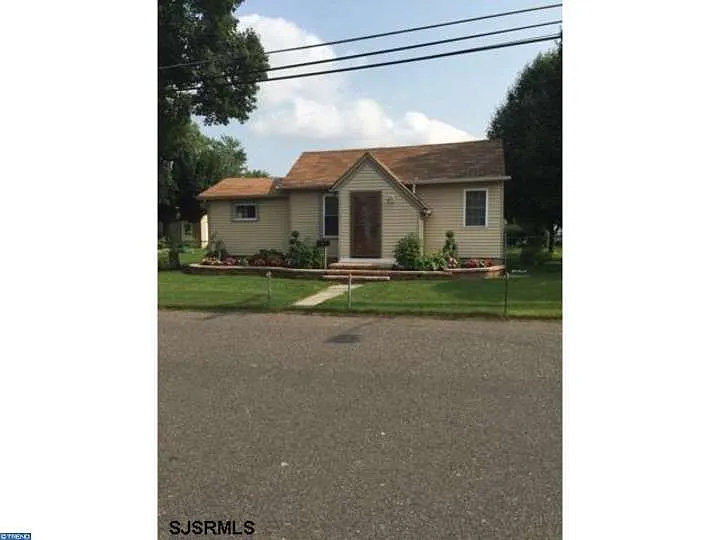 301 Mount Vernon Ave photo 1