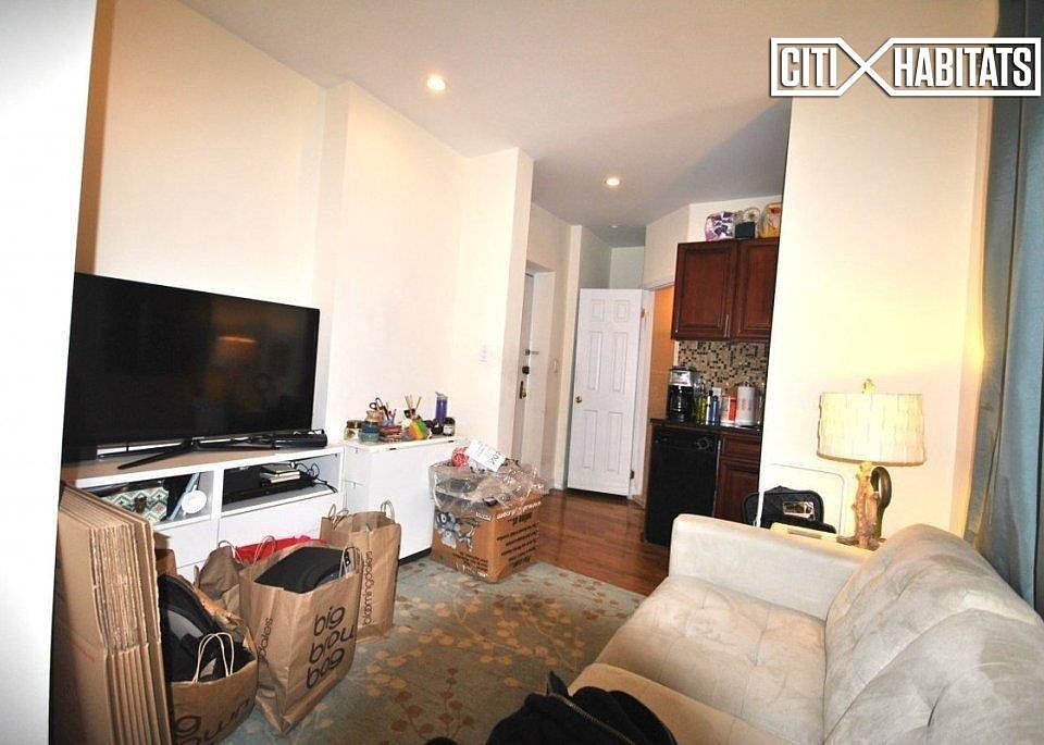 1st image of 318 E 78th St APT 1