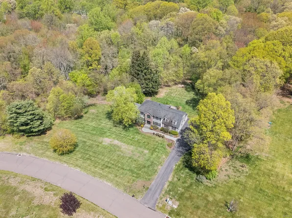 11 Aldo Drive, Woodbridge, CT 06525