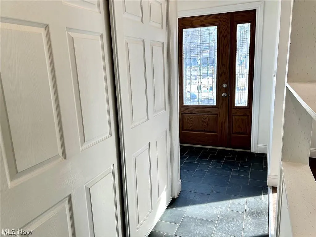 4 bed, 2.0 bath, 1864 sqft, $2,400 — Photo 4