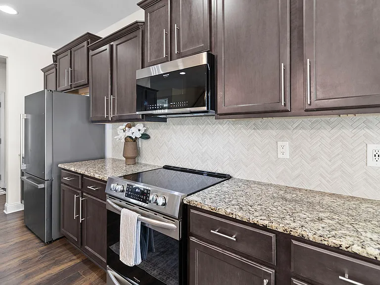 499 Bedford Dr — Photo 17