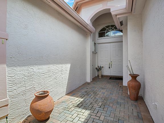 2nd image of 6841 Molakai Circle