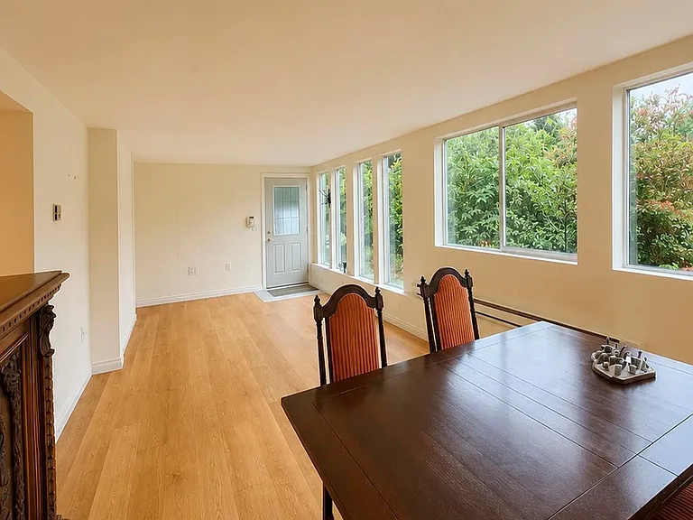 1027 Gatensbury Rd — Photo 5