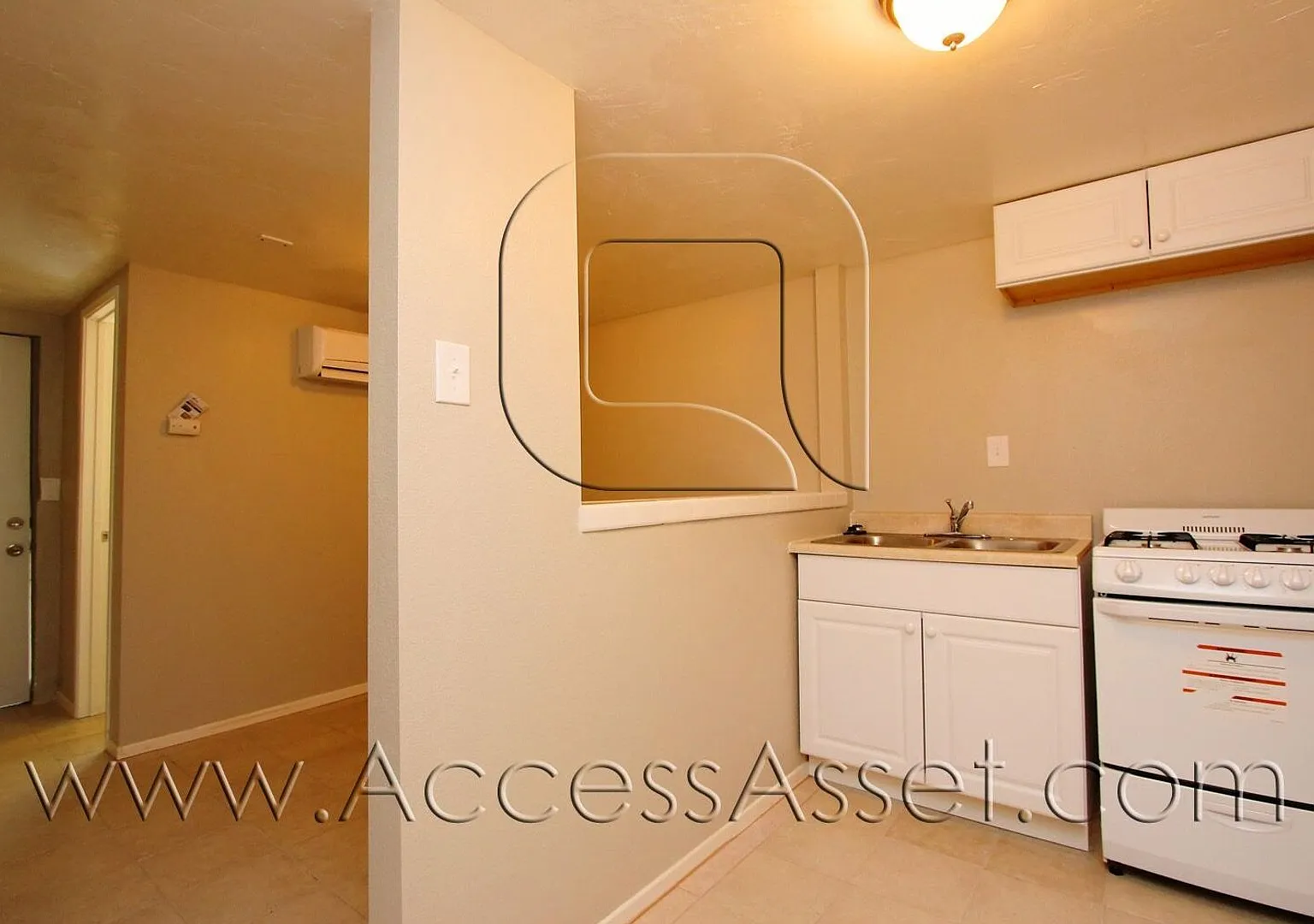 (*) N Chestnut 242 — Photo 4