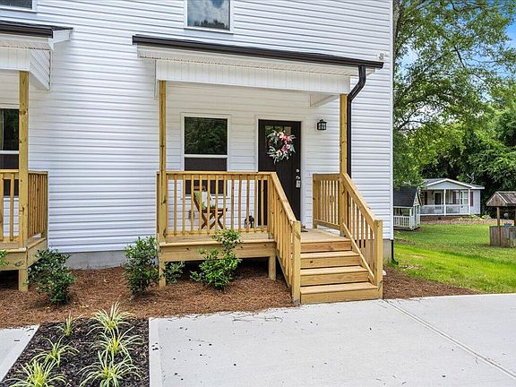 3rd image of 2252-2254 Pinecroft Dr