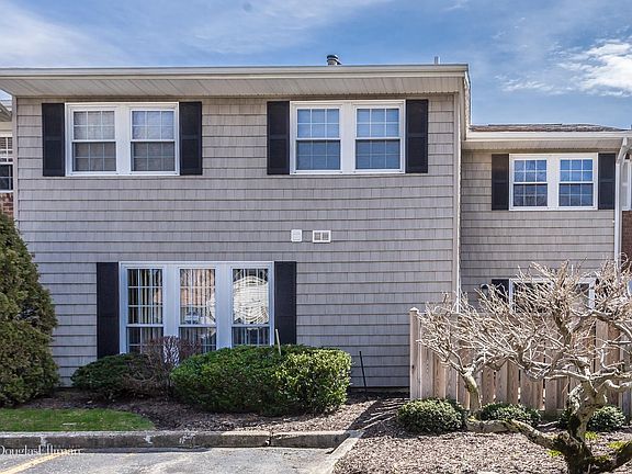 2nd image of 93 Aspen Dr E