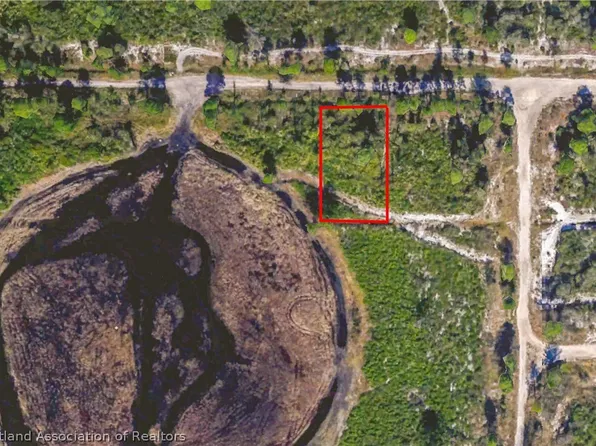 725 Quail Ave, Sebring, FL 33872