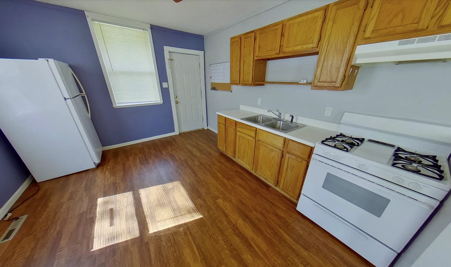 Updated Duplex + Washer & Dryer + Off-Street Parking! Available November 3rd! — Photo 3