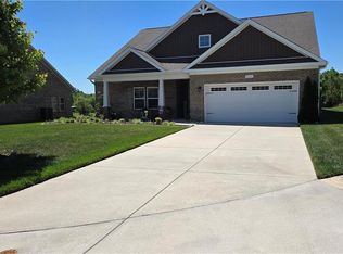 8365 Tralee Rd, Clemmons, NC 27012