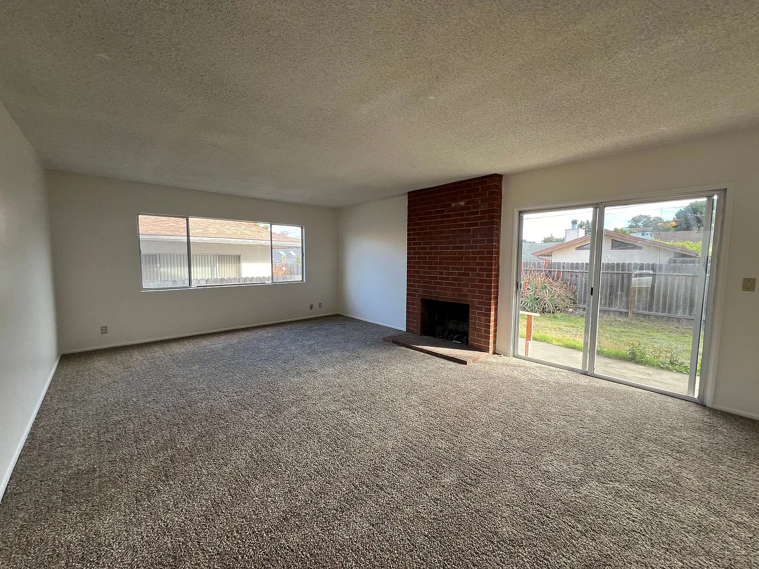 4 bed, 2.0 bath, 1558 sqft, $3,000 — Photo 3