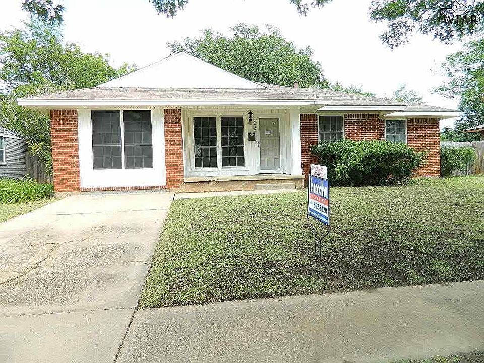 1st image of 4657 Woodlawn