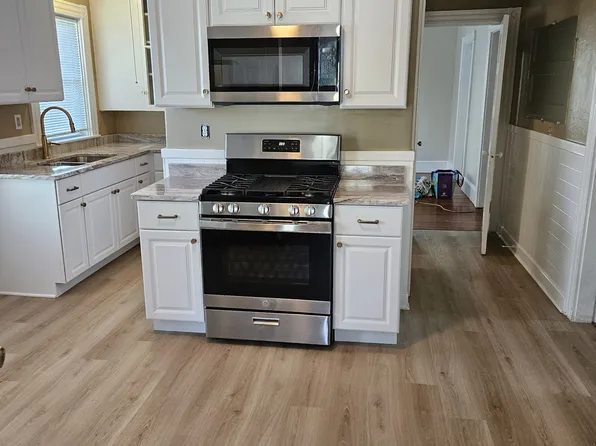 17 Starkey Ave #2, Attleboro, MA 02703