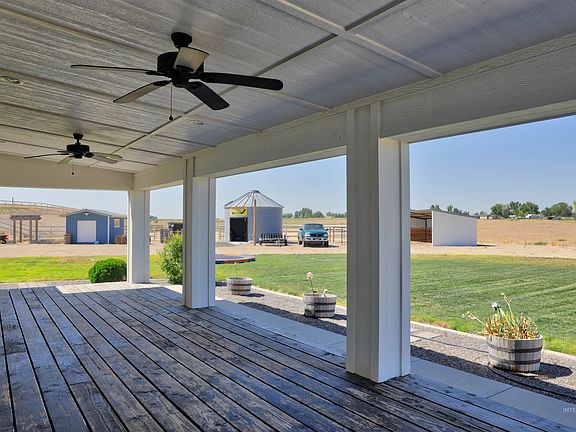 3rd image of 29492 Farmway Rd