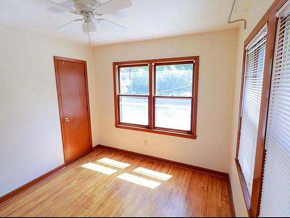 3rd image of 4033 Kenwood Ave #2S