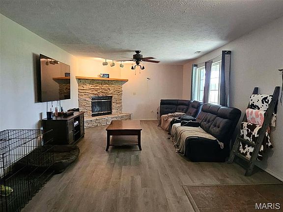 2nd image of 16210 Walnut Dr