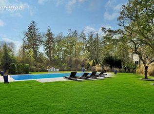 21 Boathouse Rd, Hampton Bays, NY 11946