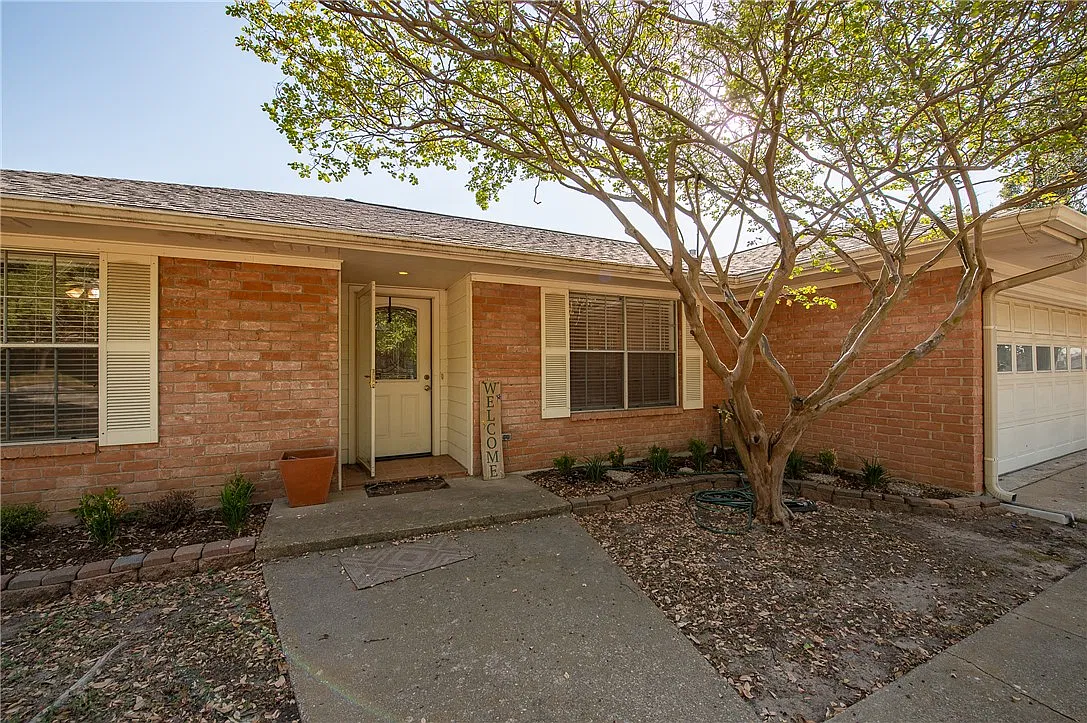 4 bed, 1546 sqft, $2,000 — Photo 1