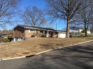 4151 Golden Valley Dr, Saint Louis, MO 63129