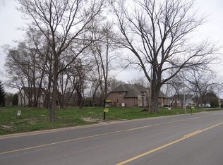 619 Knoch Knolls Rd, Naperville, IL 60565