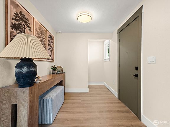 3rd image of 5907 S Yakima Avenue