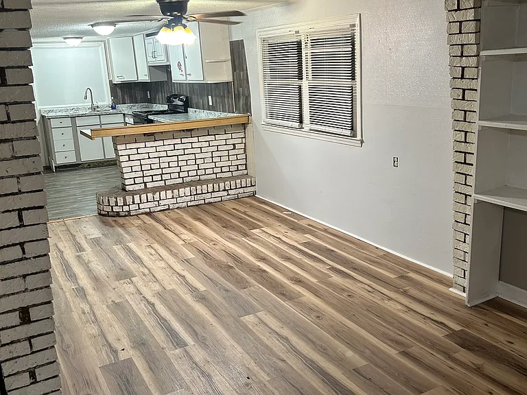 8724 Williams Ln — Photo 23