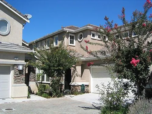 1073 McKay Dr Photo 1