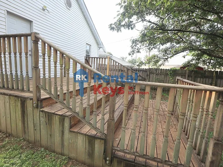 112 N Woods Ave — Photo 16