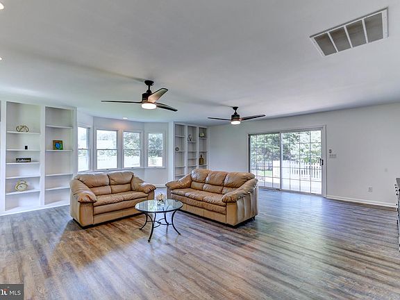 5th image of 14 Pleasant Dr