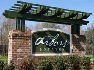 39 Arbor Ln, New Orleans, LA 70131