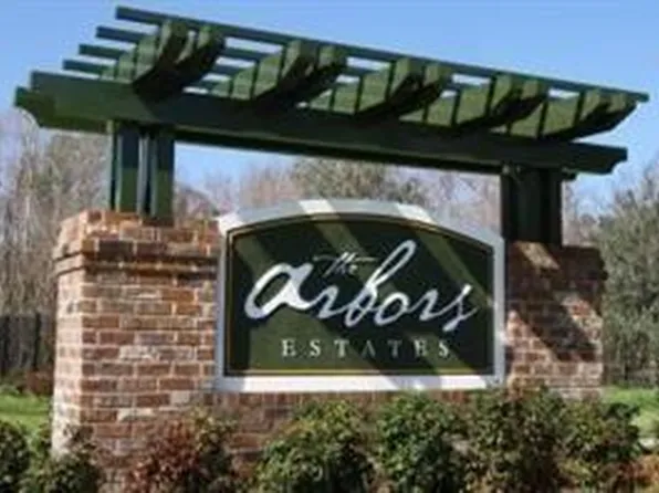 39 Arbor Ln, New Orleans, LA 70131