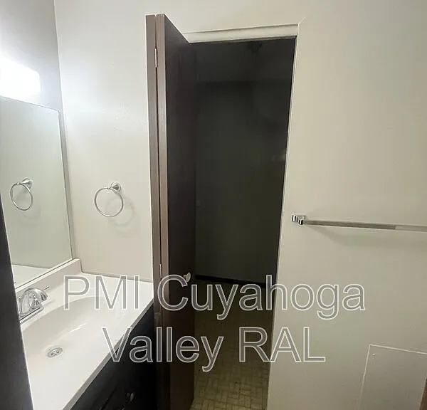 1500 W Market St #14 — Photo 4