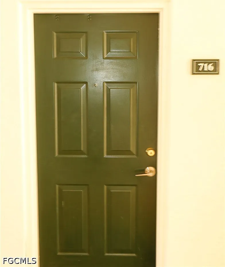 2 bed, 2.0 bath, 1020 sqft, $1,799 — Photo 2