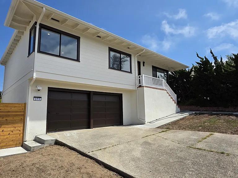 373 Avalon Dr — Photo 1
